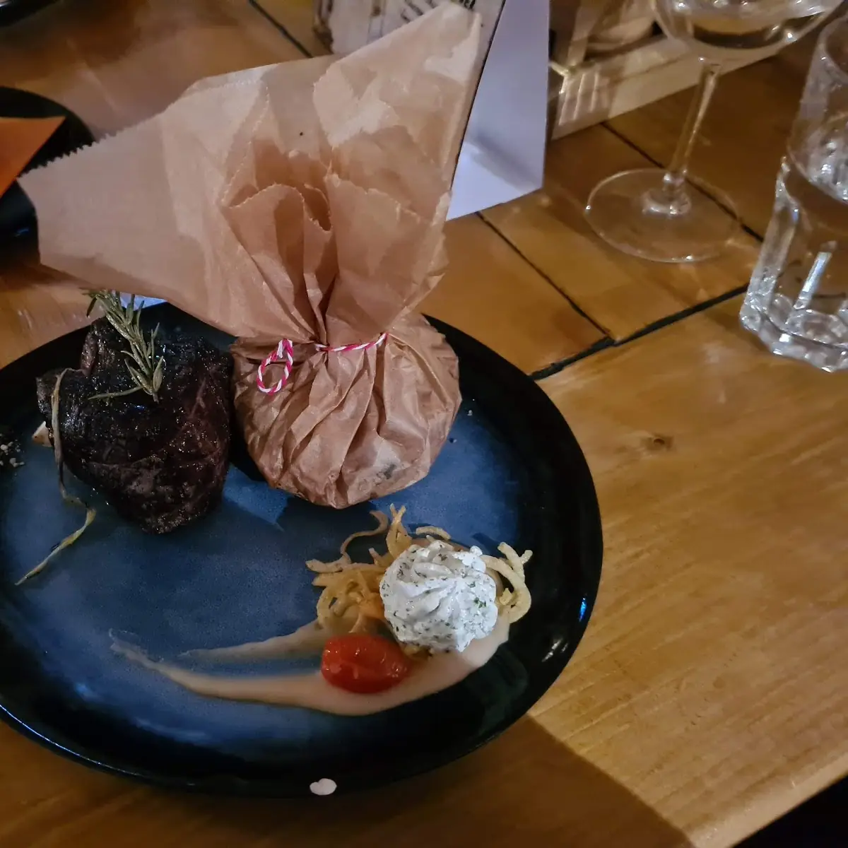 Ladys Cut Steak, Papa's Steakhaus