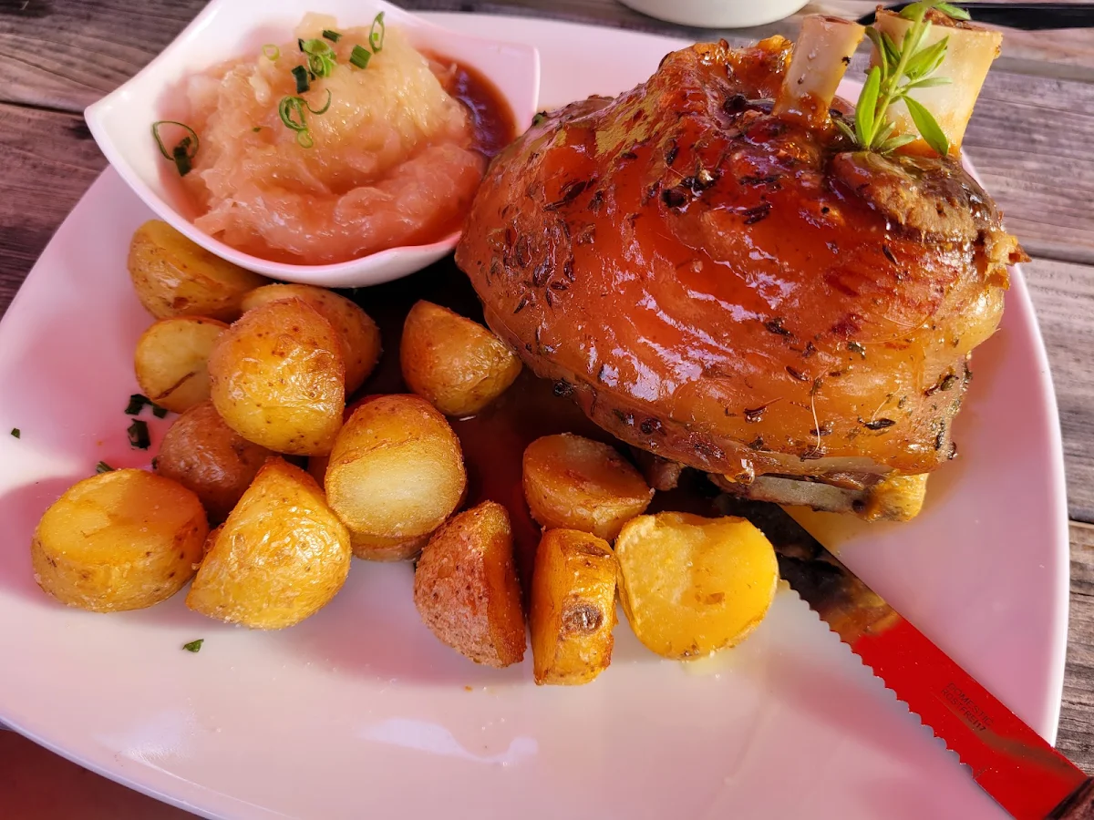 Haxe Mit Bratkartoffeln, Waldschenke Ramsau