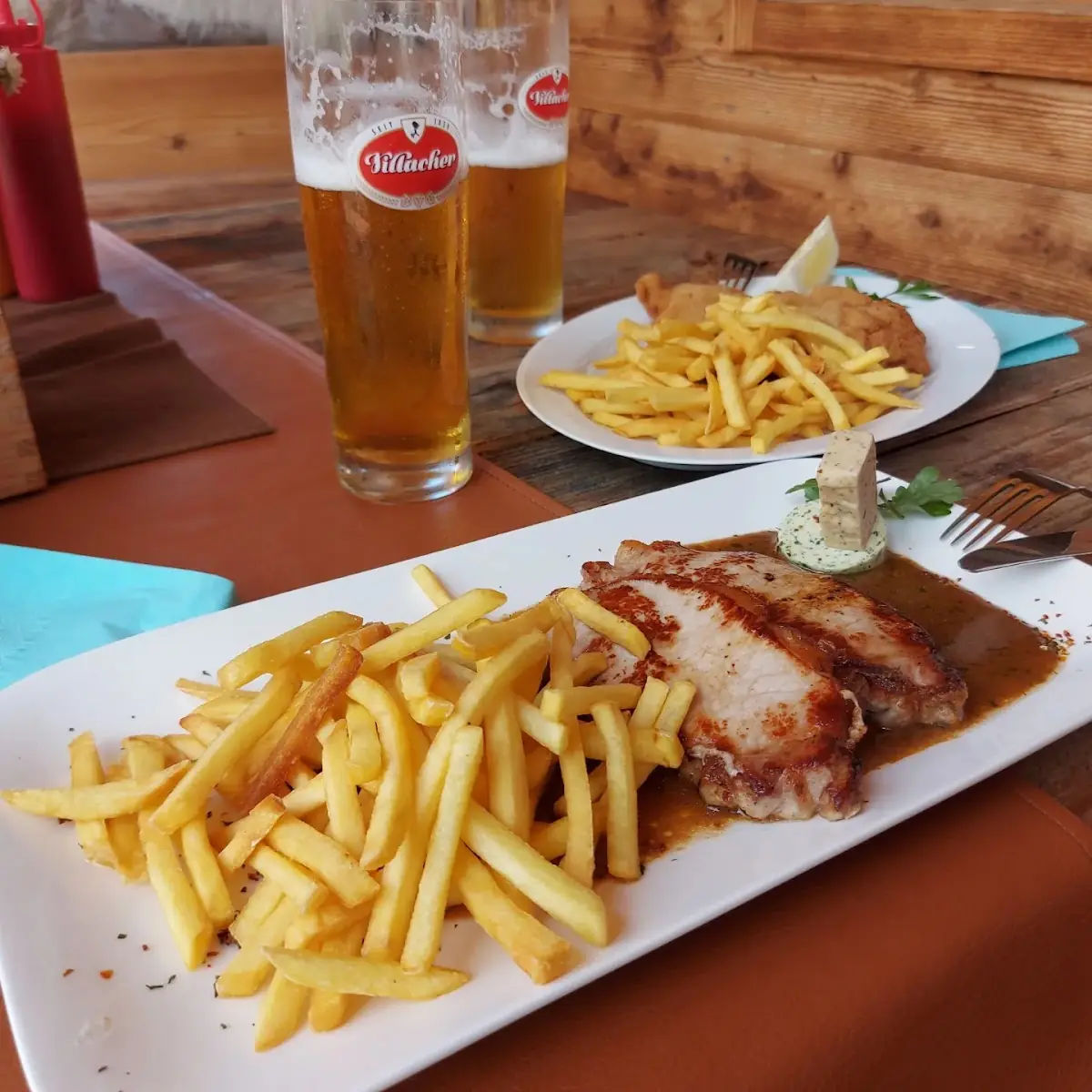 Schweinsrückensteak Mit Pommes