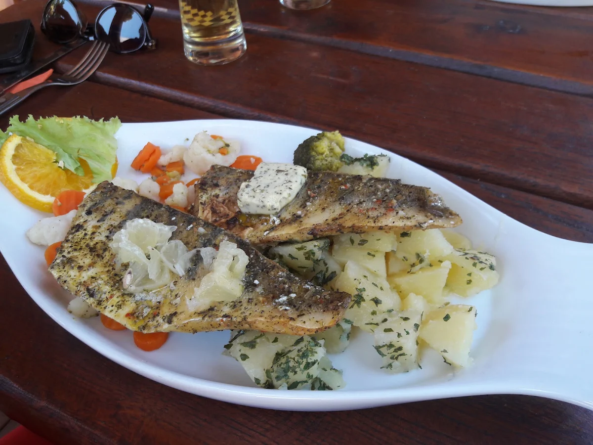 Gebratener Zanderfilet Mitgemüse Und Kartoffel