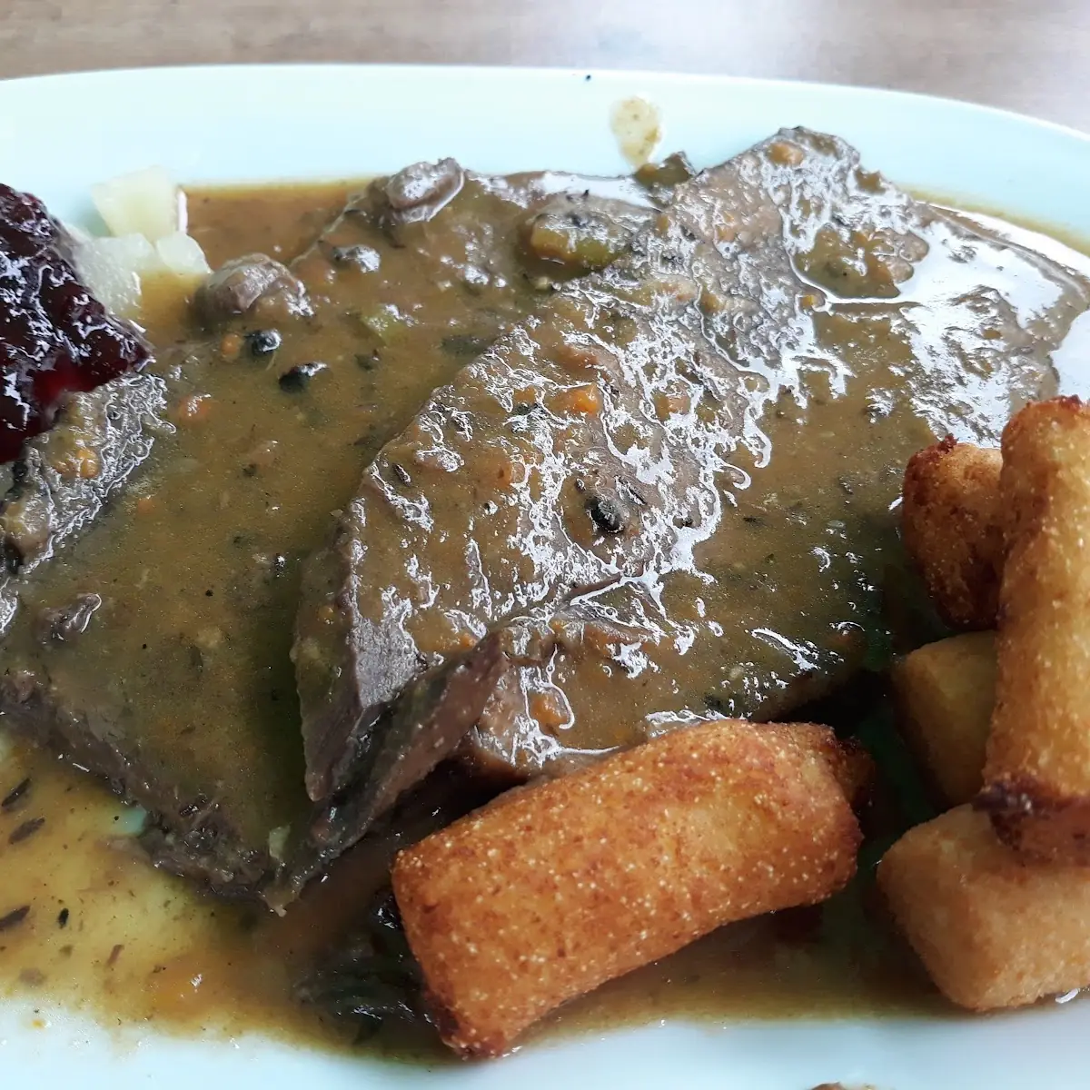 Wildschweinbraten Mit Kroketten