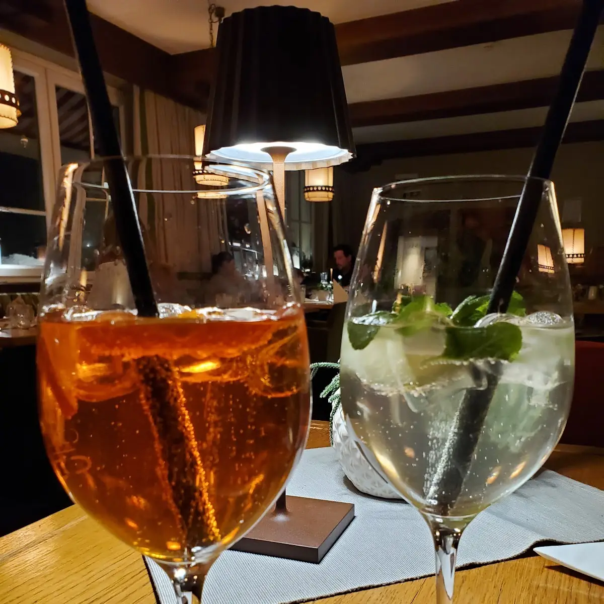 Aperolspritzer Und Hugo