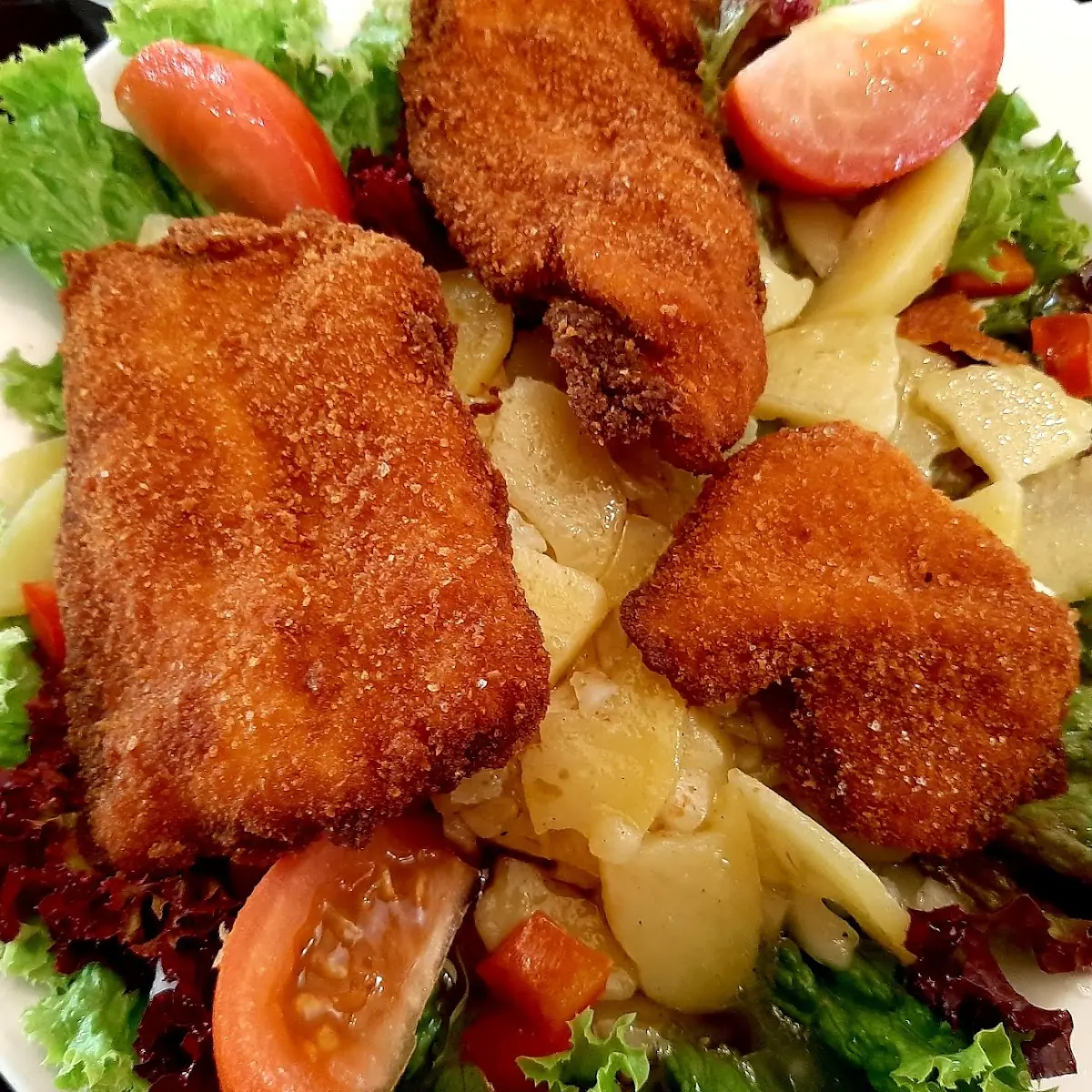 Salat Mit Backhuhn