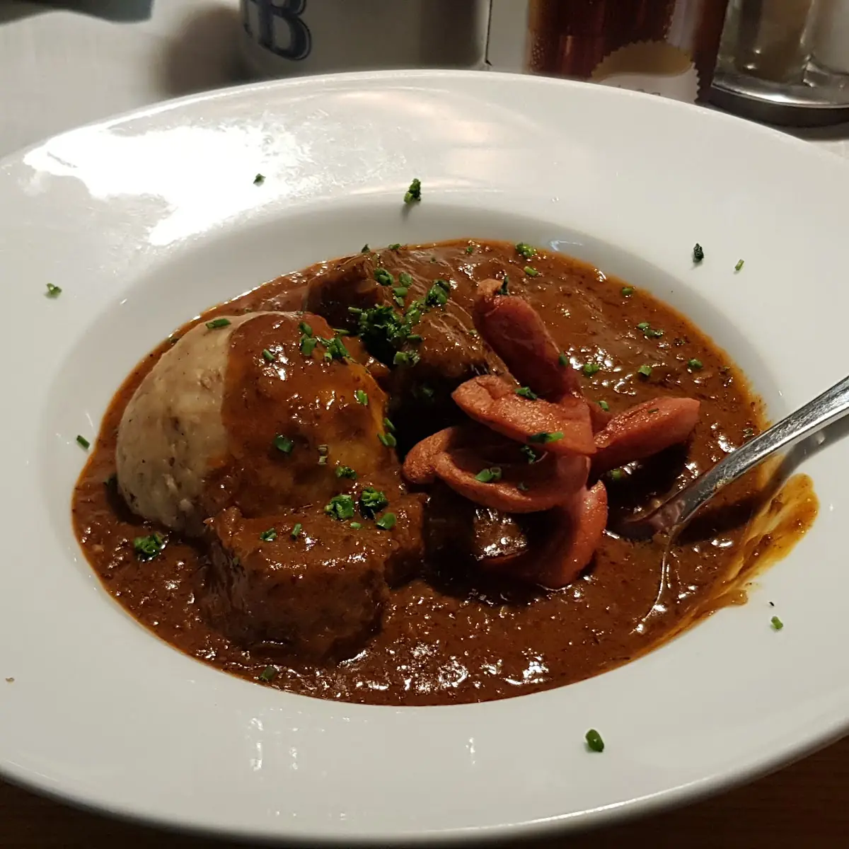Rindergulasch Mit Semmelknödel