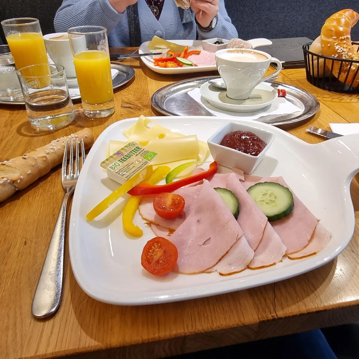 Schinken Gurke Tomate Kornspitz Ein Frühstück