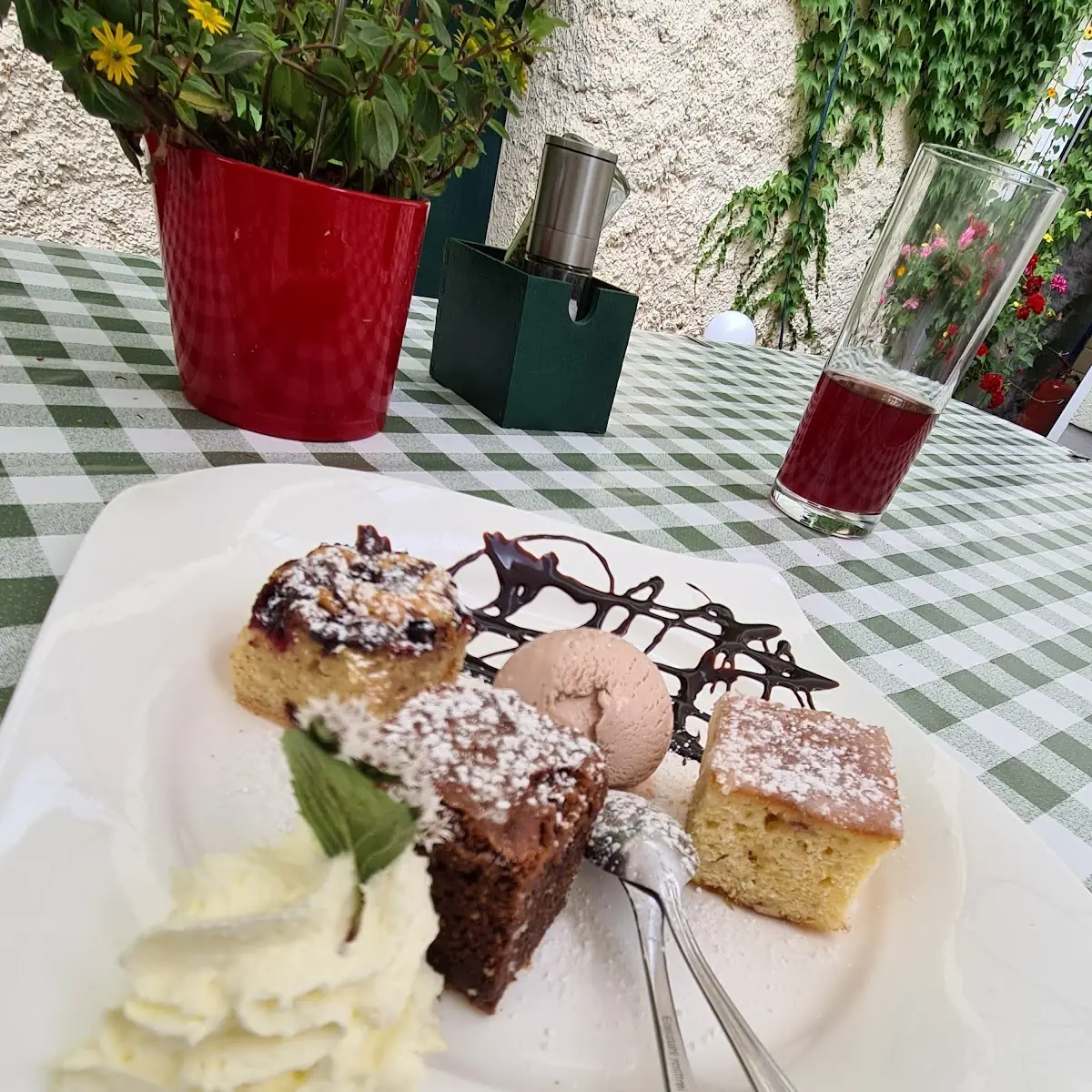 Dreierlei Kuchenvariationen Mit Haselnusseis