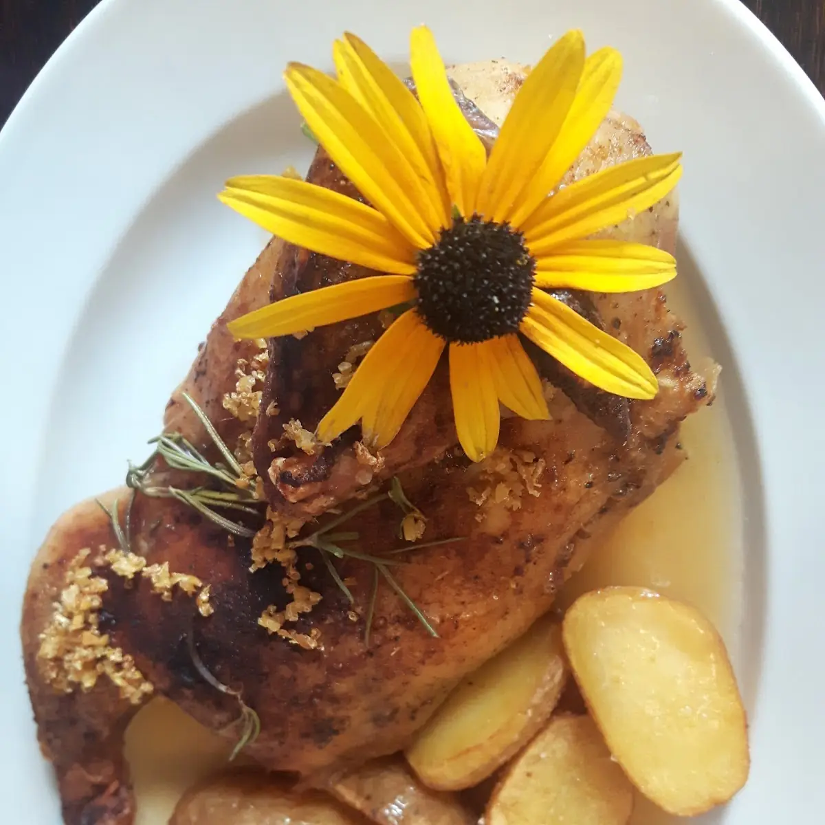 Rosmarin-zitronen-huhn Mit Braterdäpfeln