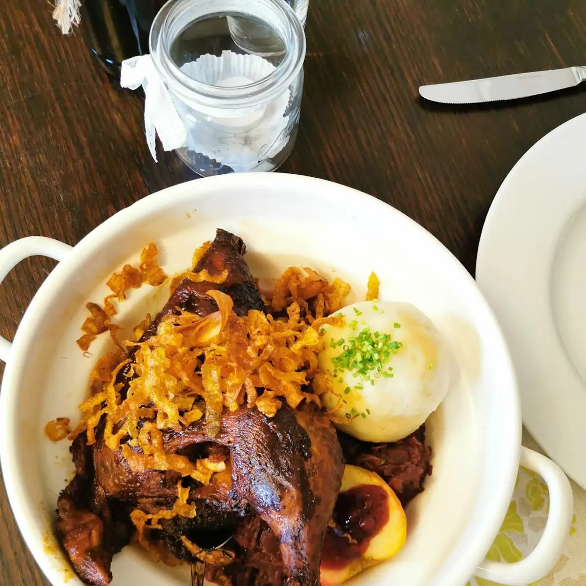 Weide Gansl Mit Rotkraut Und Waldviertler Knödel