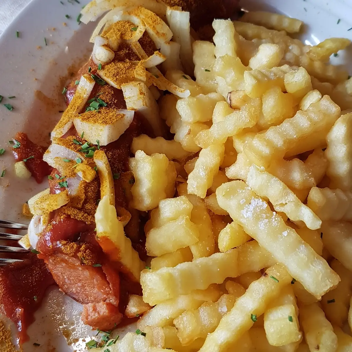 Currywurst Mit Pommes