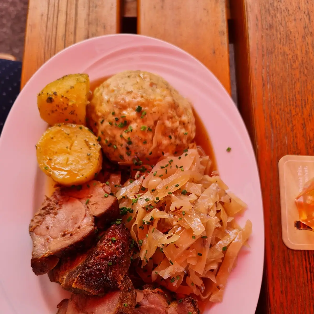 Schweinsbraten Mit Knödel