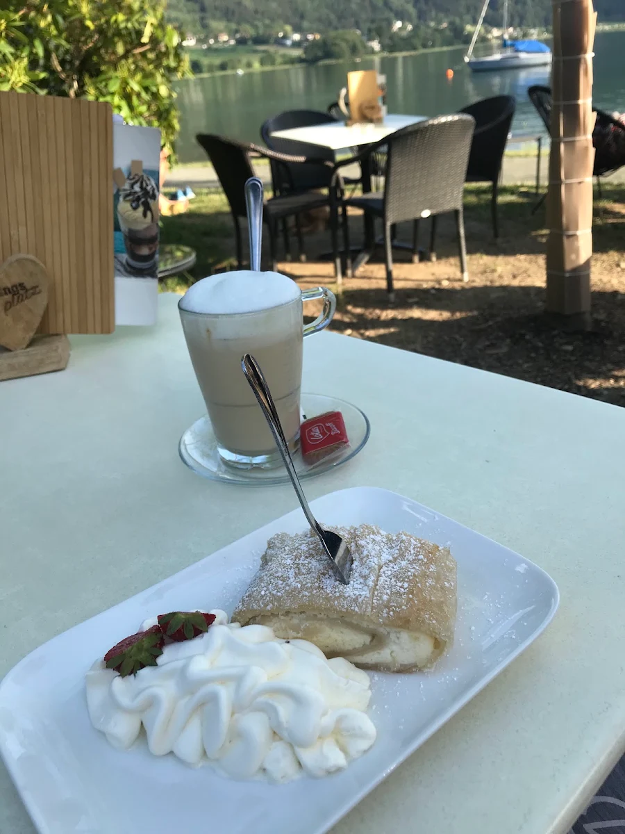 Käsestrudel