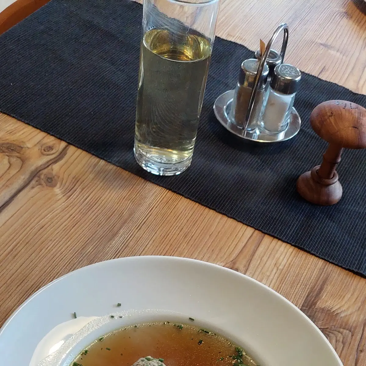 Leberknödelsuppe