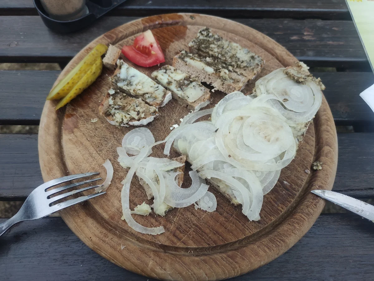 Bratlfettnbrot Mit Zwiebel