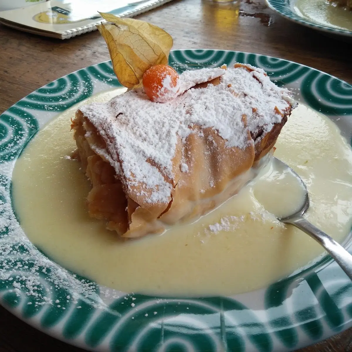 Apfelstrudel Mit Vanillesauce