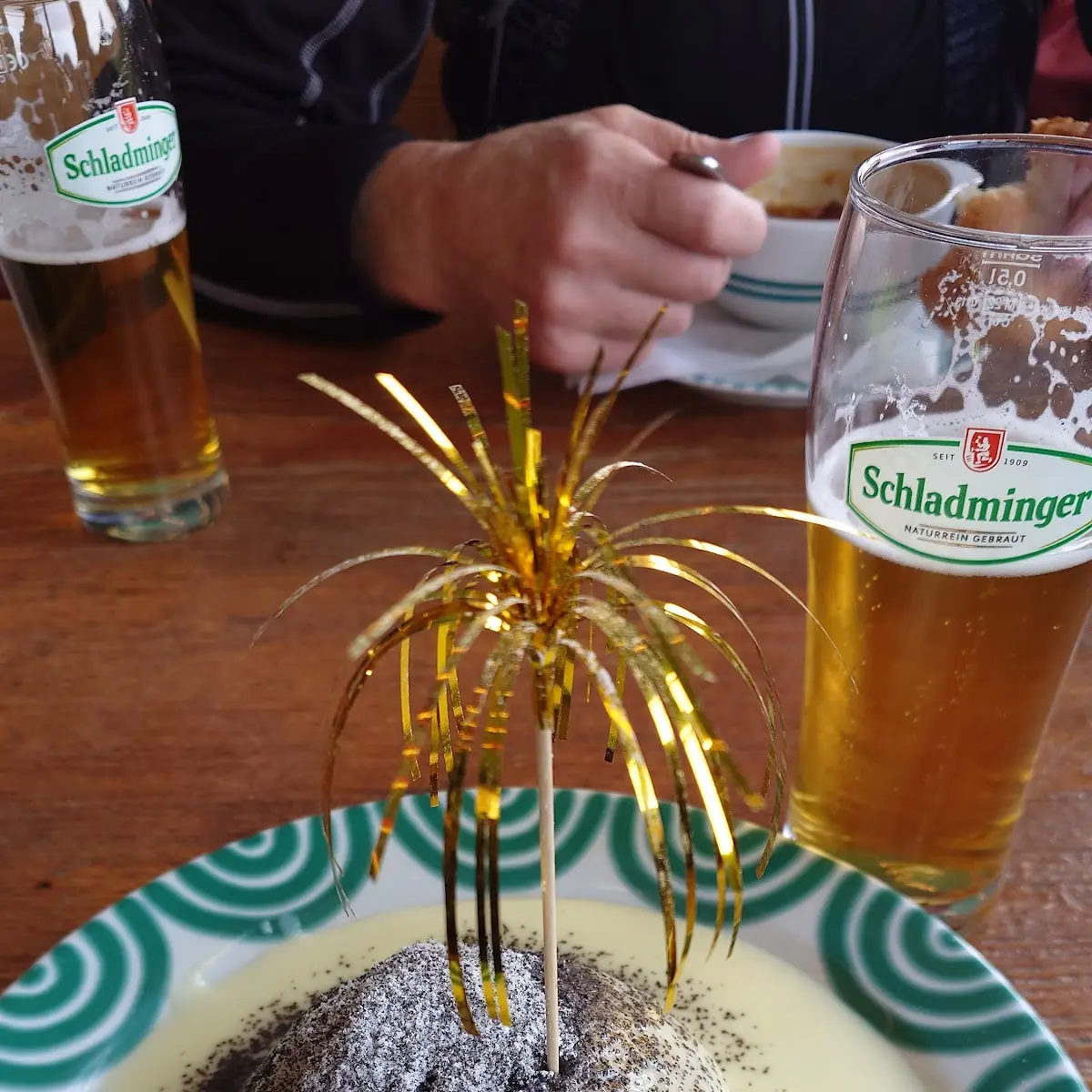 Germknödel Und Topfenstrudel