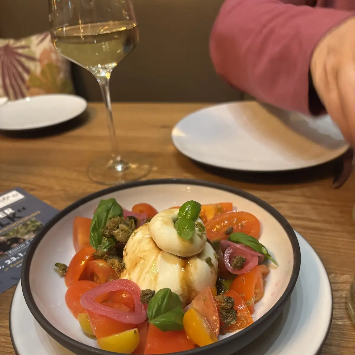 Burrata Mit Tomaten Raritäten Und Frittierte Kapern