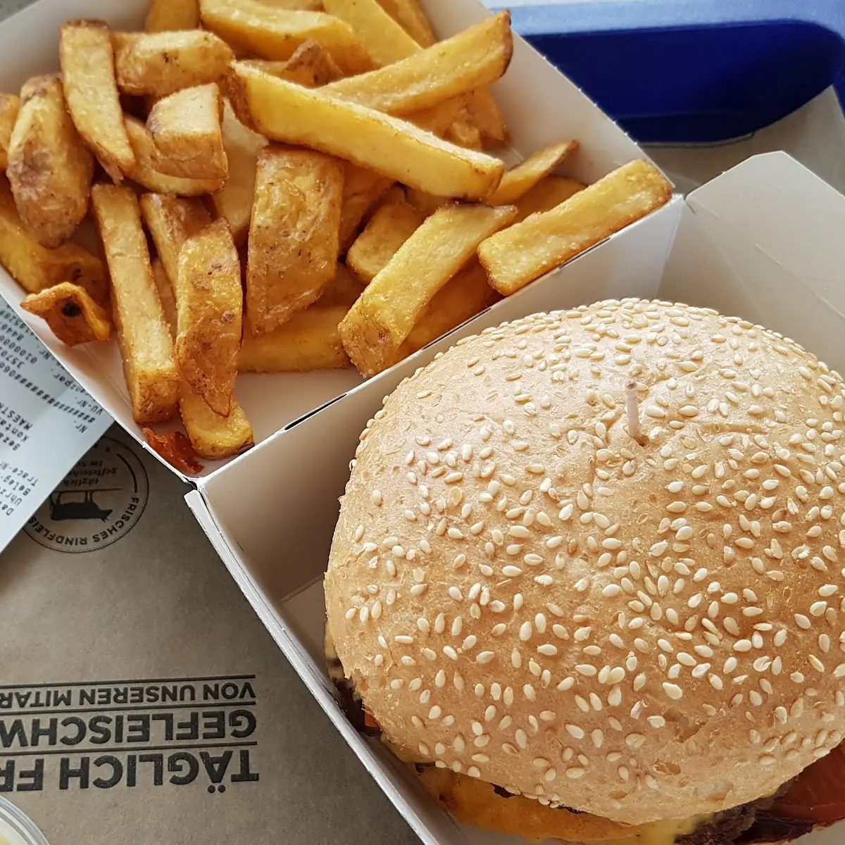 Favorista Double Mit Pommes Frites