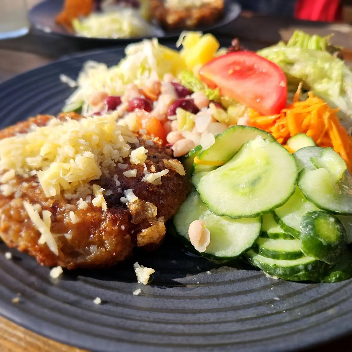 Kaspressknödel Mit Salat