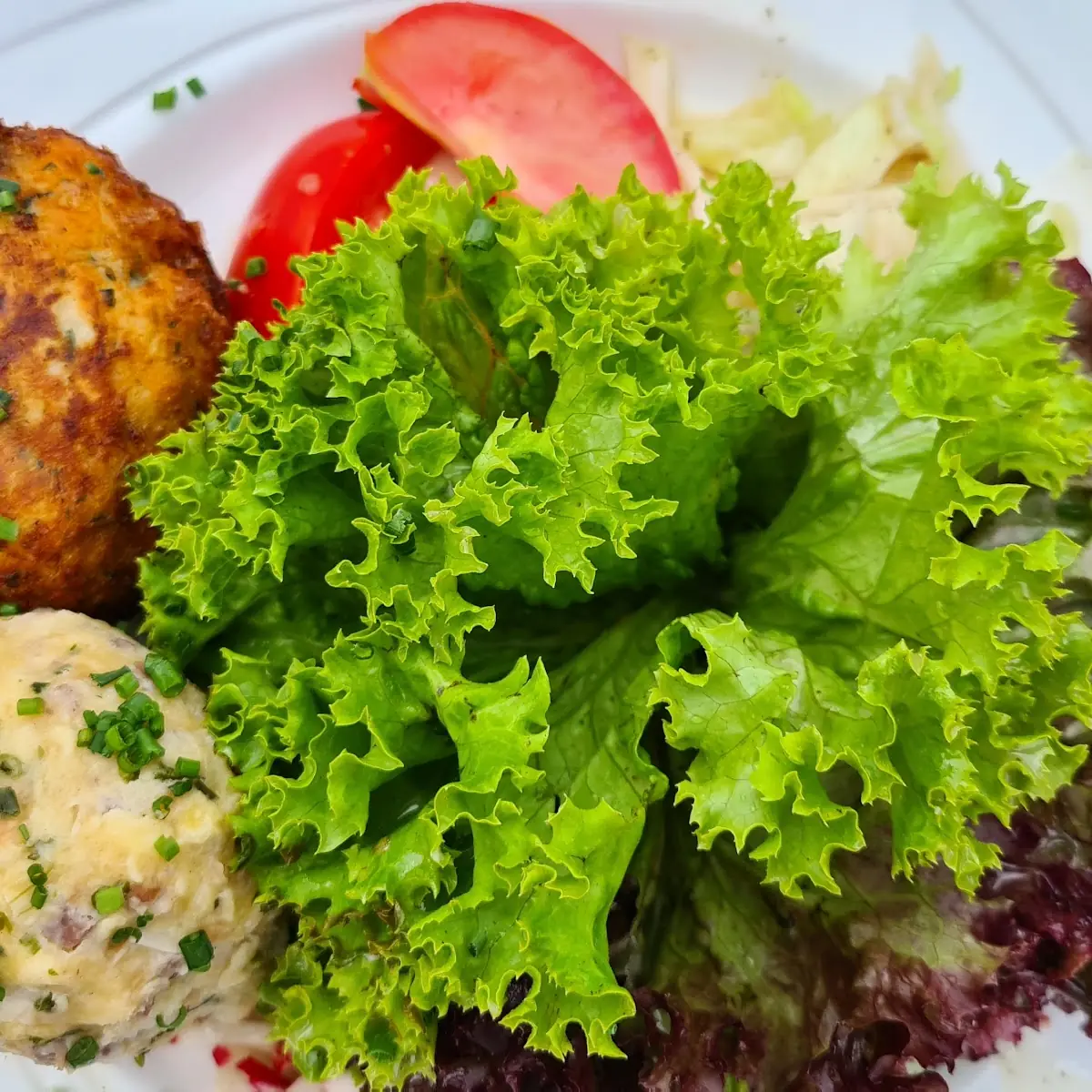 Kaspressknödel Und Speckknödel Mit Salat