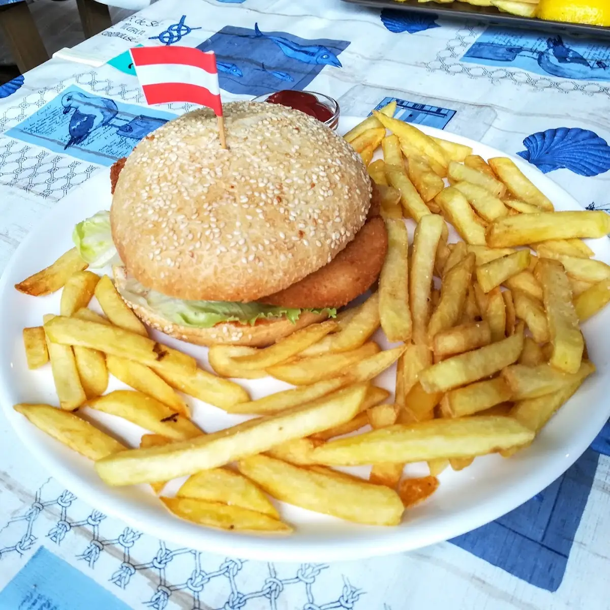 Burger Mit Pommes Frites
