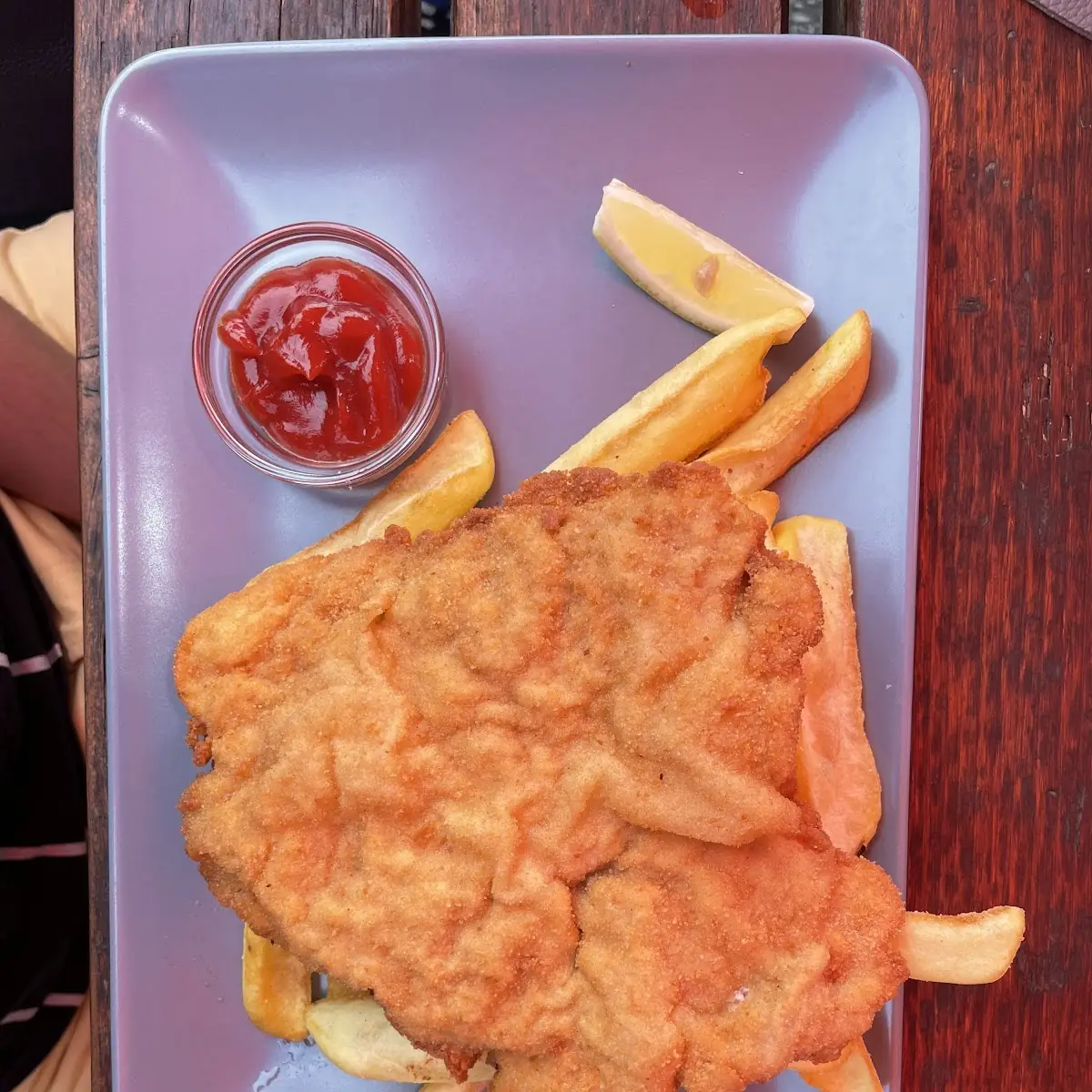 Wiener Riesenschnitzel Mit Pommes Oder Erbsenreis