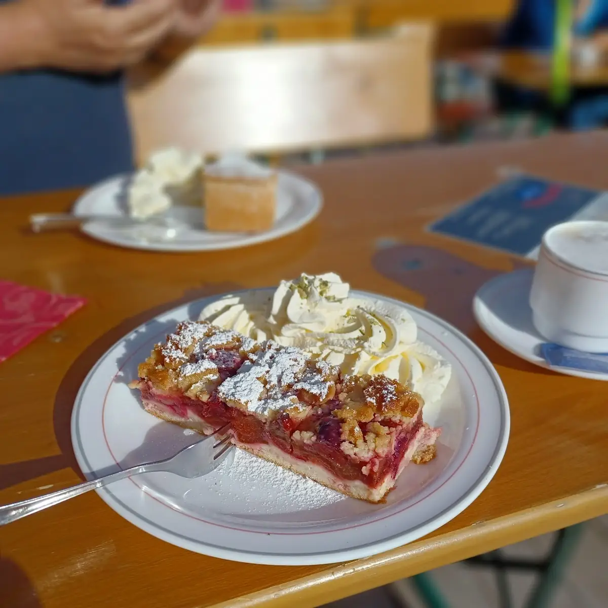 Zwetschgenstreussel Mit Schlagobers