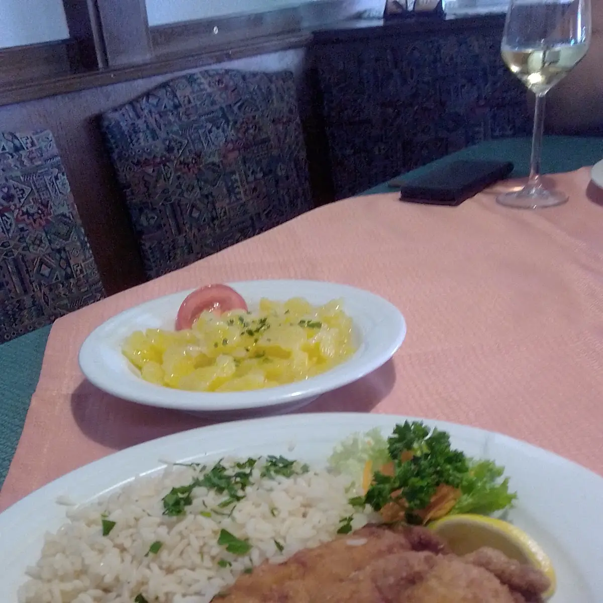 Wiener Schnitzel V Schwein Mit Reis Und Kartoffel Salat