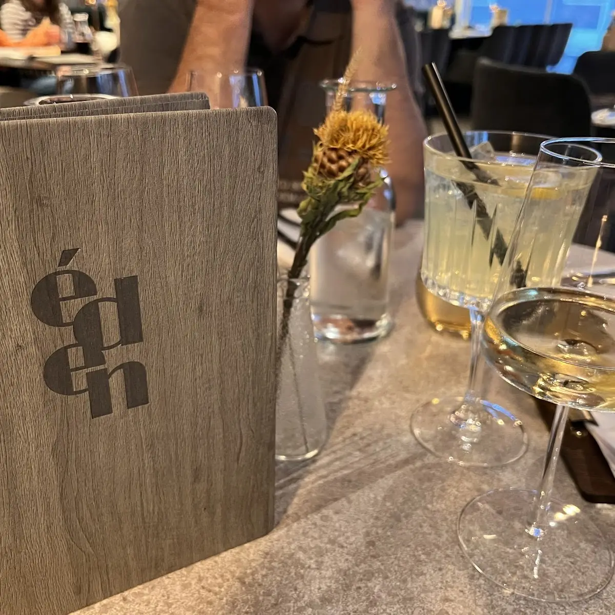 Weißwein Und Limoncello Spritz