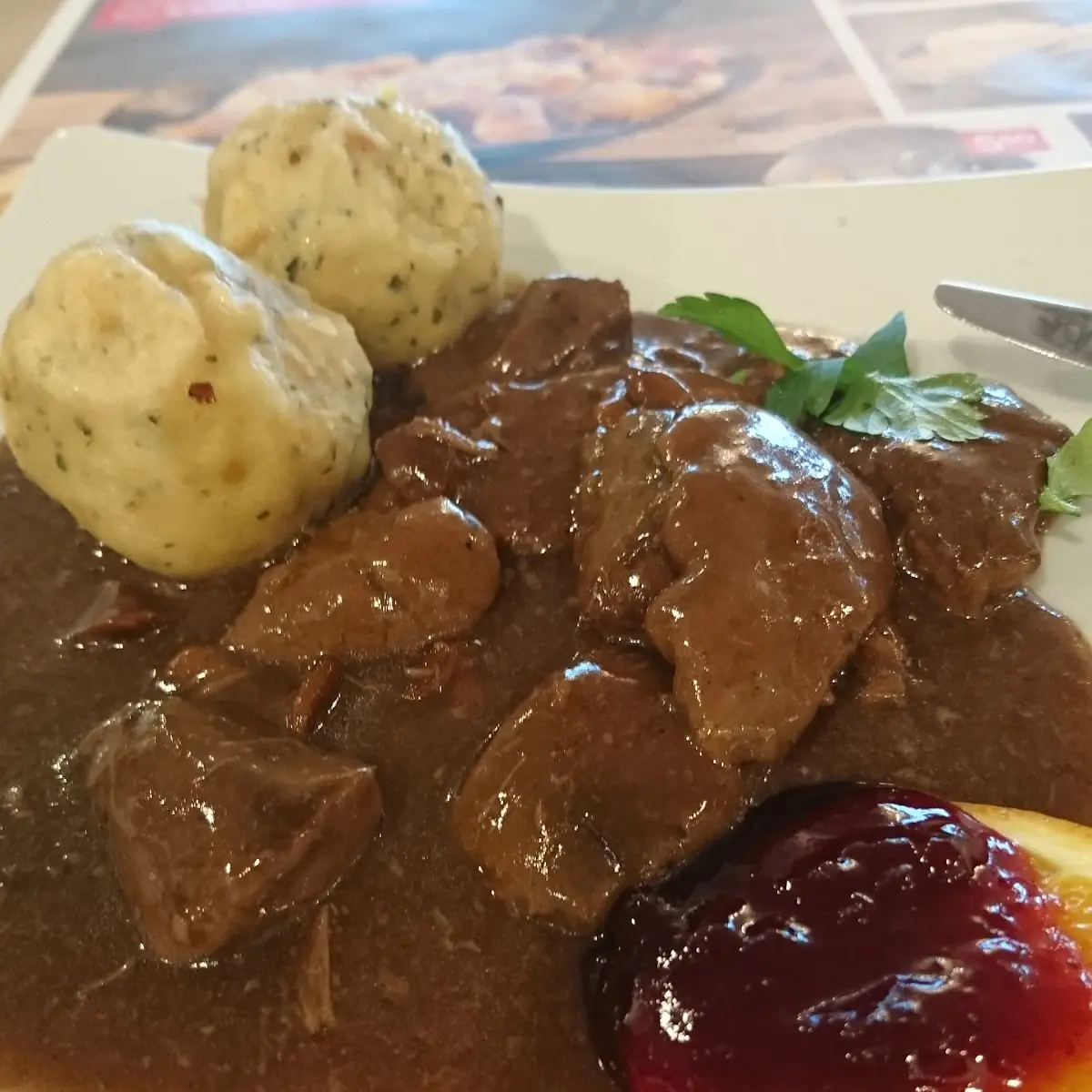 Hirschragout Mit Semmelknödeln