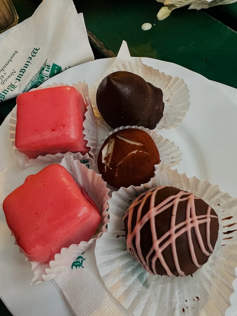 Petit Four