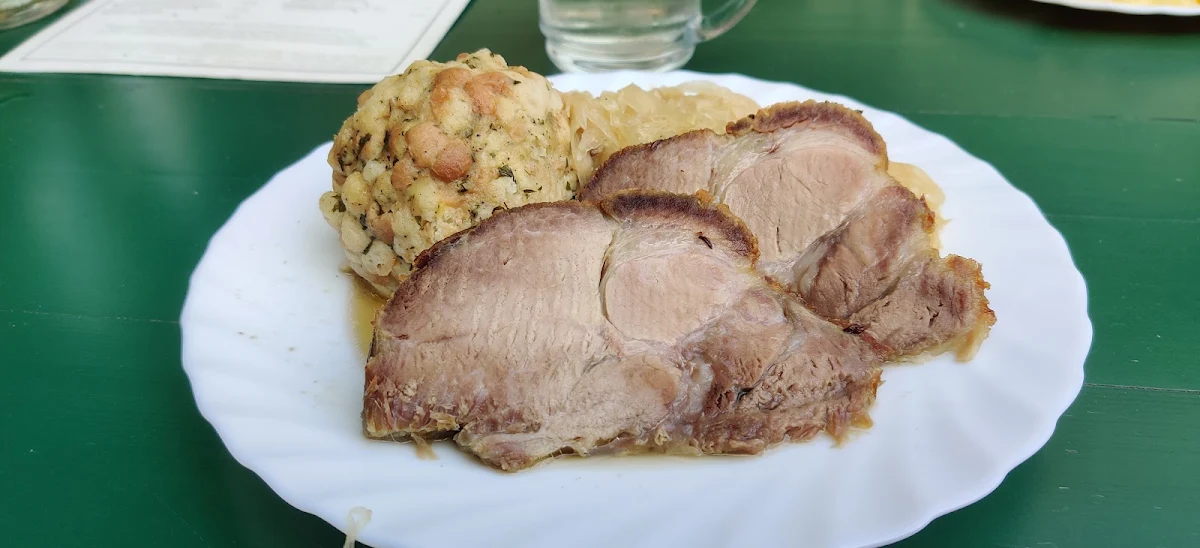 Schweinsbraten Mit Knödel Und Blunze
