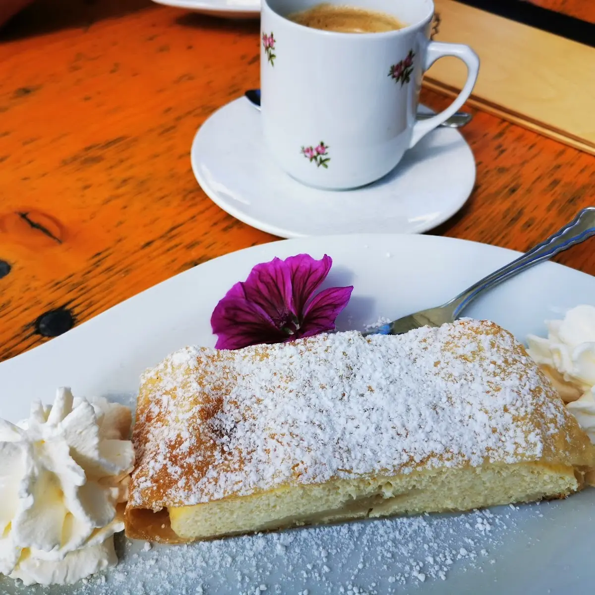 Topfenstrudel