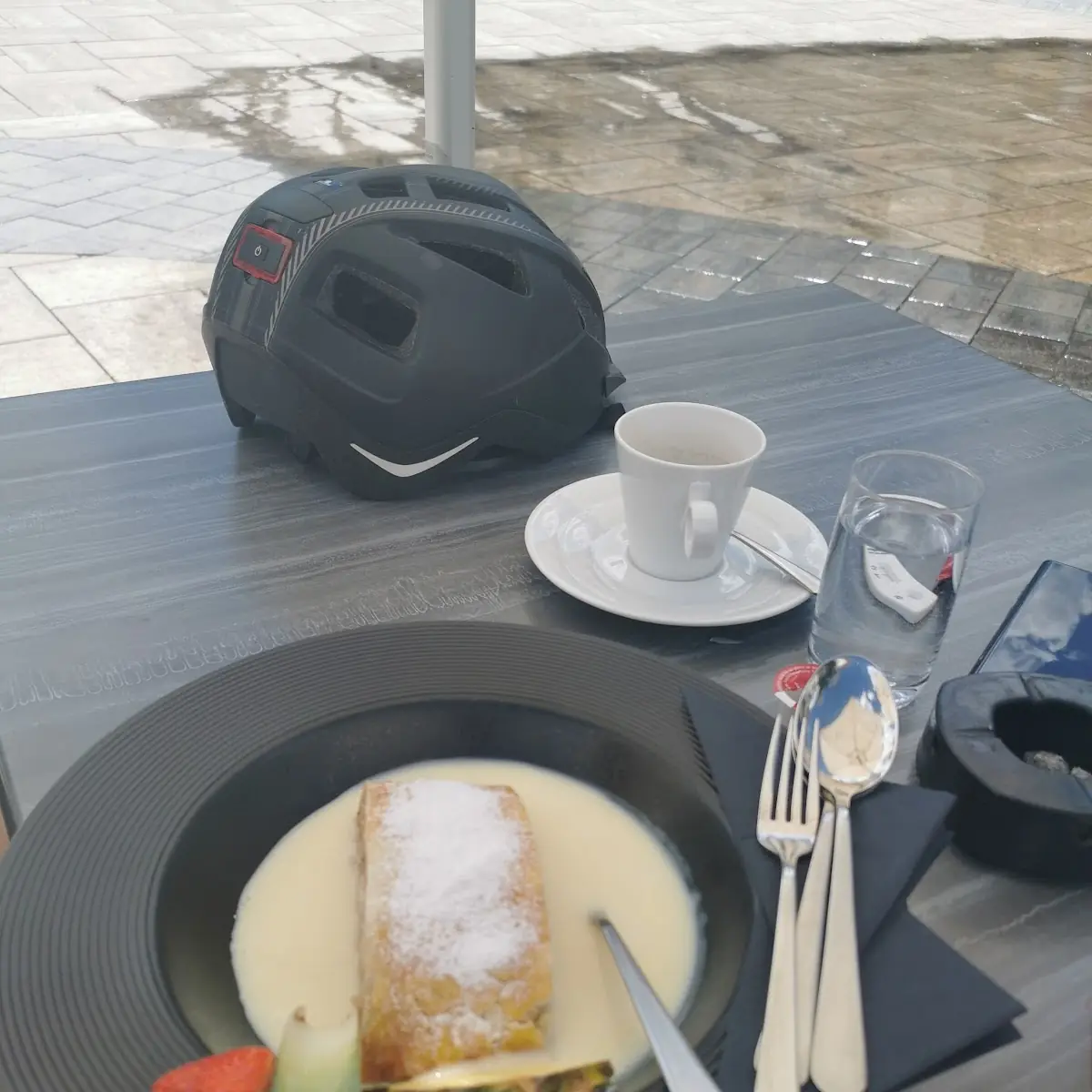 Apfelstrudel Mit Vanile Souse