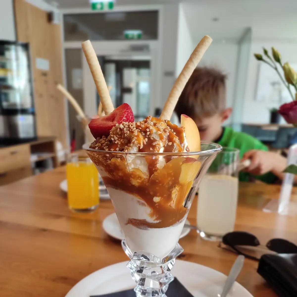 Krokant Becher