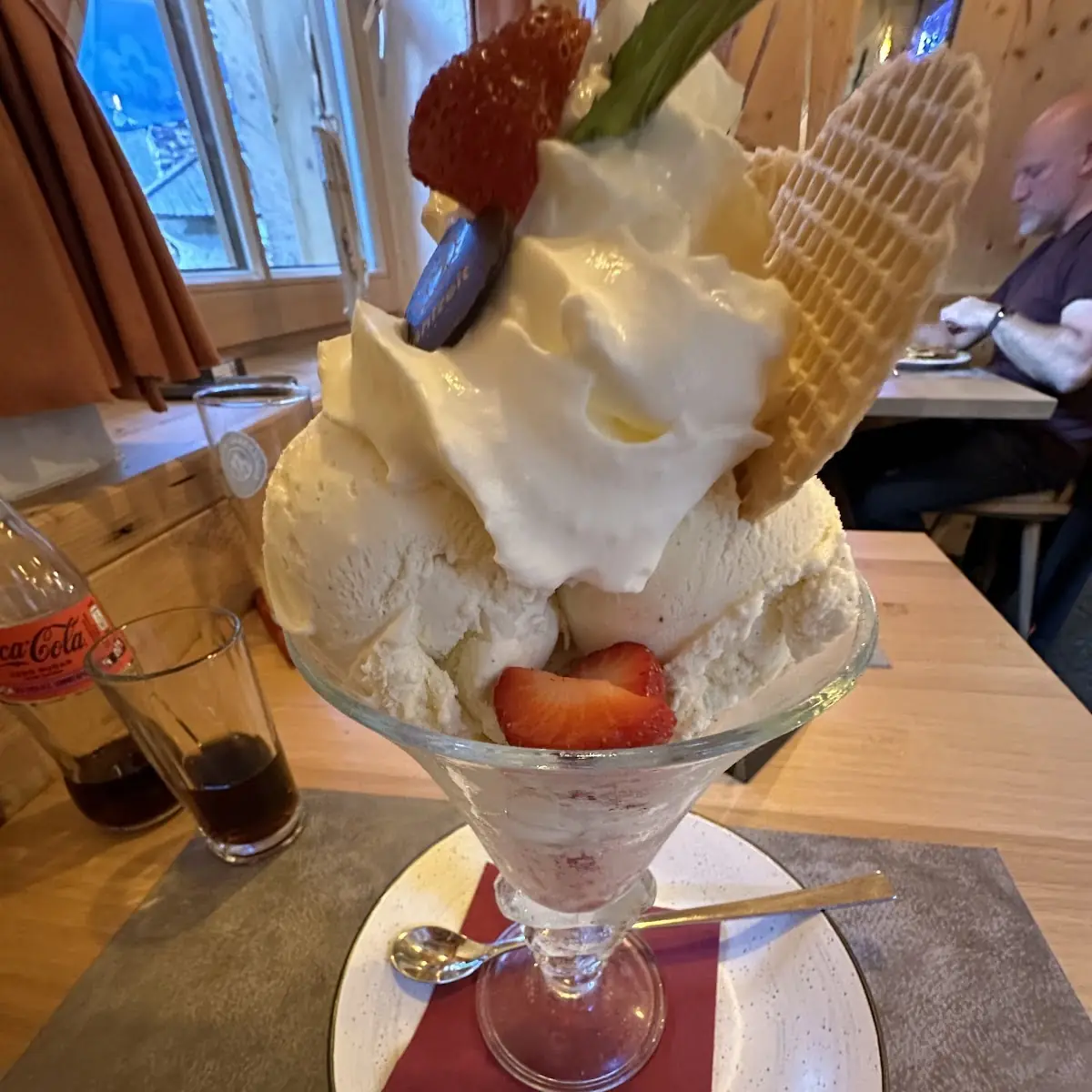 Gemischtes Eis Mit Sahne