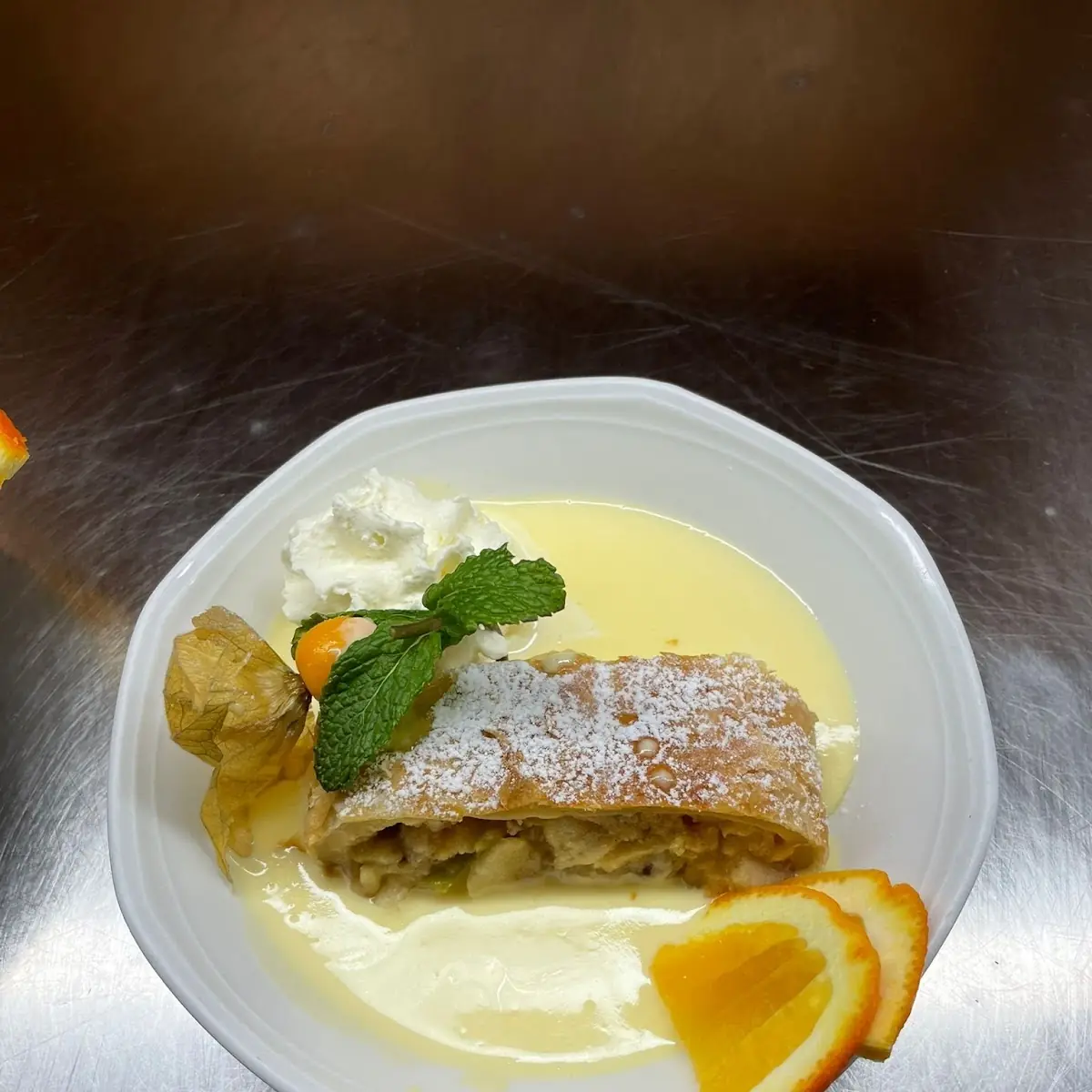 Apfelstrudel Mit Vanillesoße