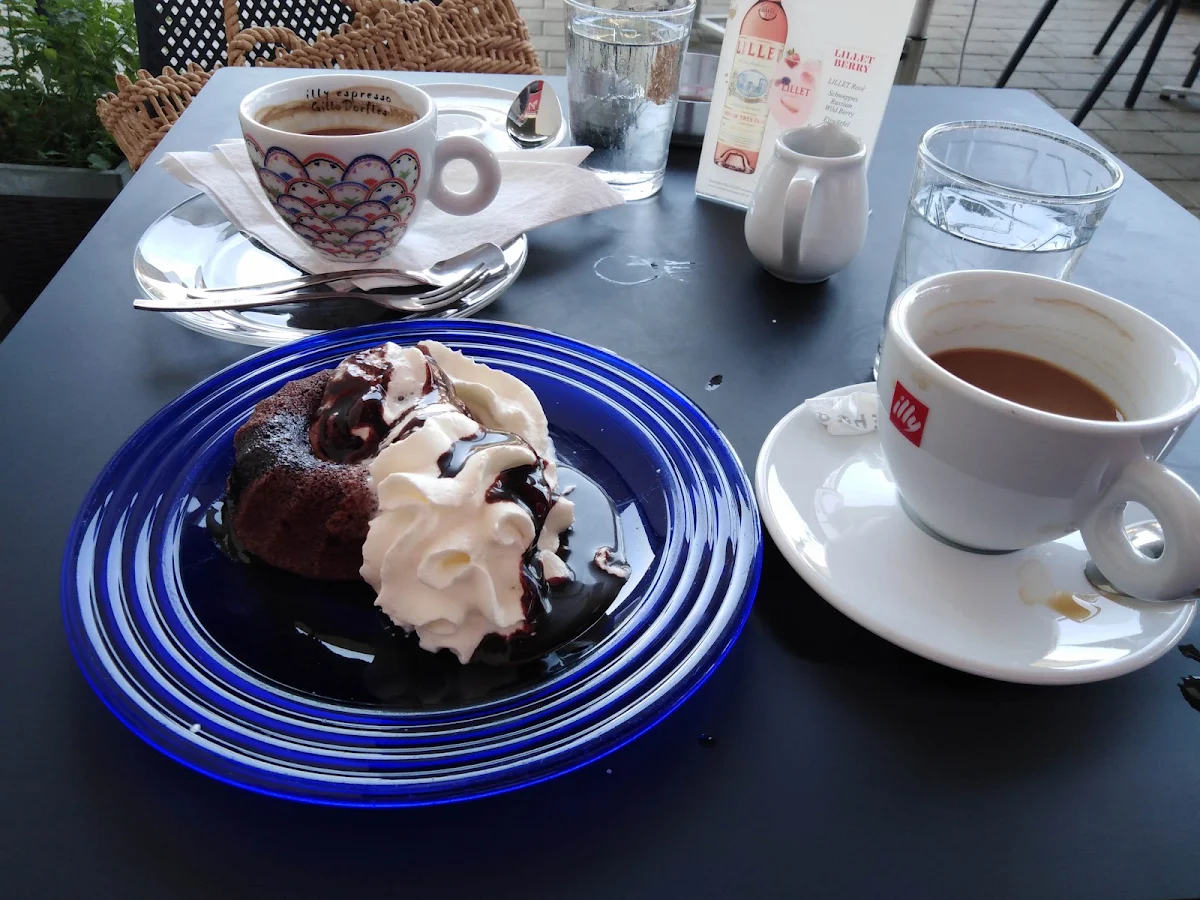 Café Mit Mor Im Hemd
