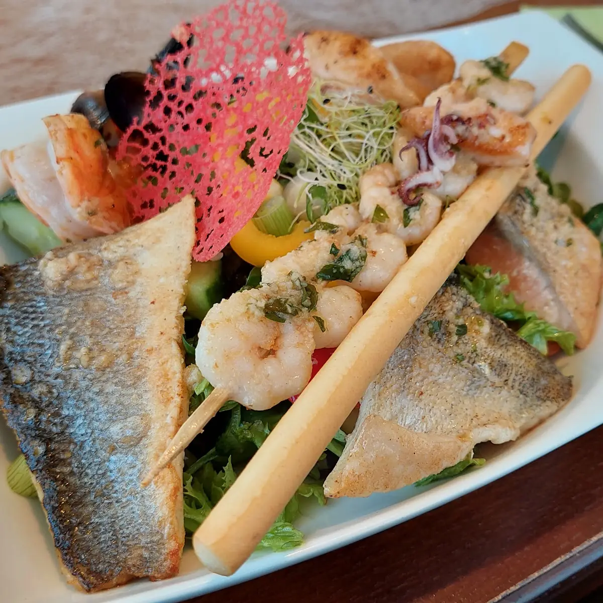 Fisch-salat-bowl