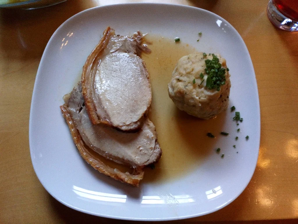 Schweinsbraten Mit Semmelknödel