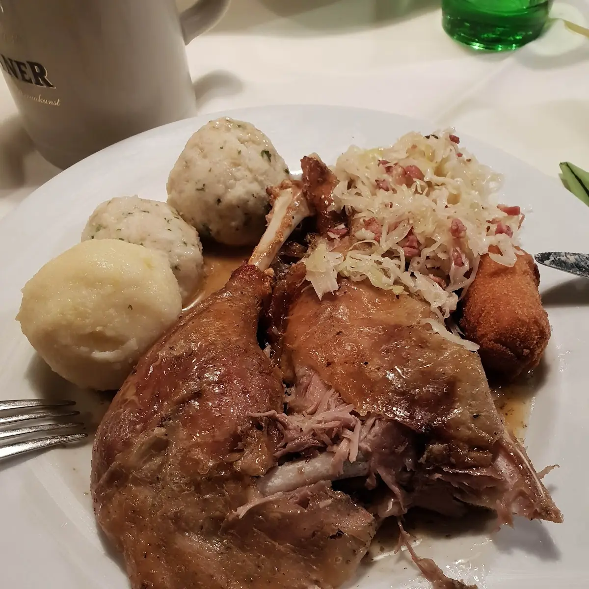 Gansl Mit Rotkraut Und Kartoffelknödel