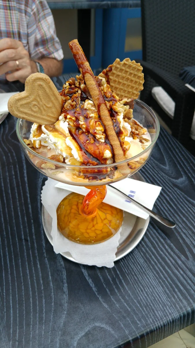 Walnut Ice Cream Sundae
