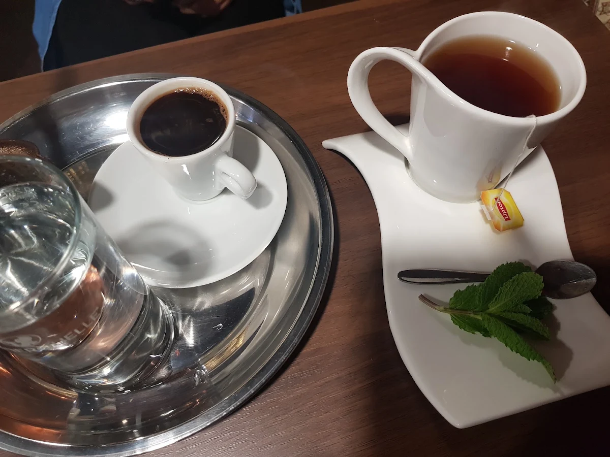 Arabischer Kaffee Und Arabischer Tee