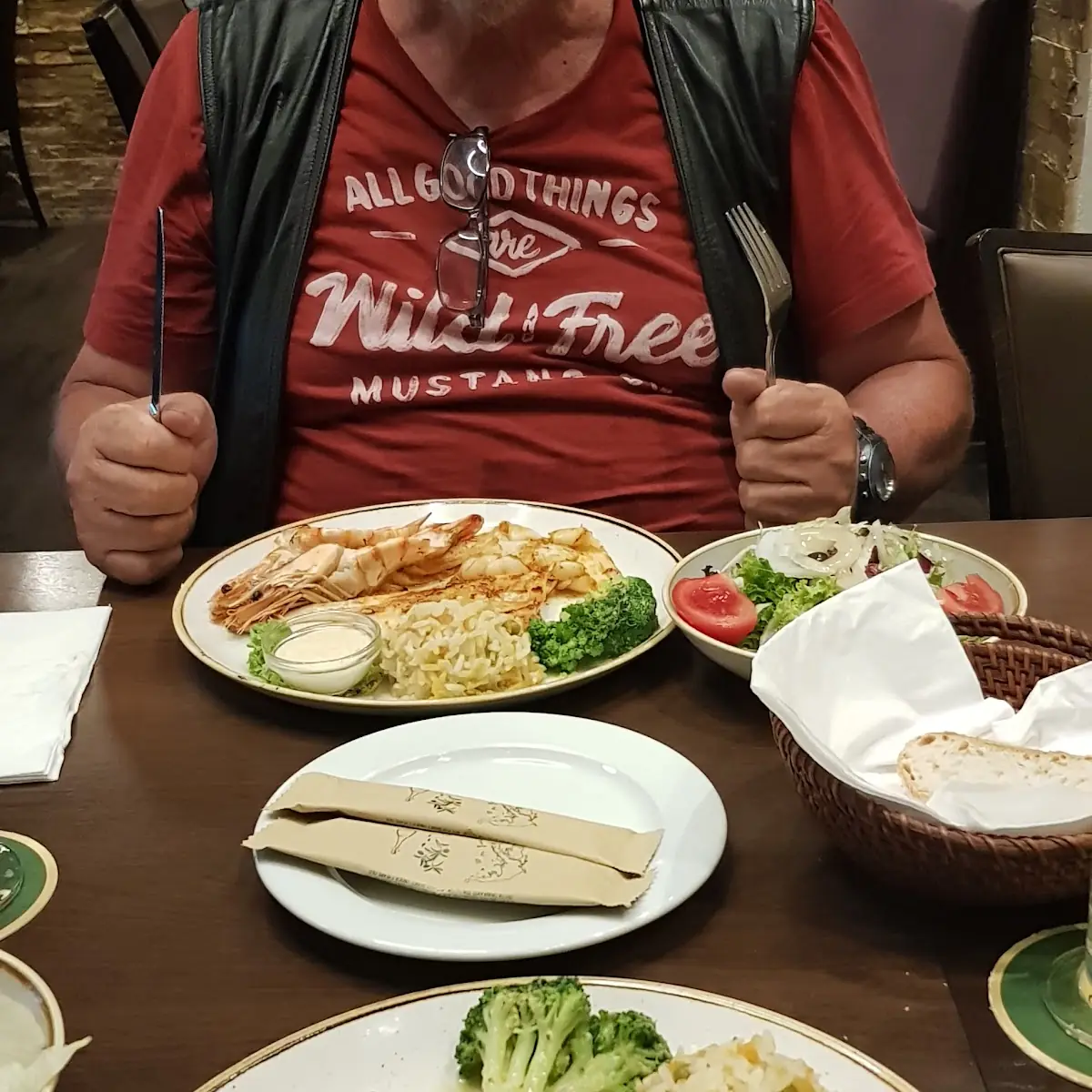 Fischteller Mit Salat