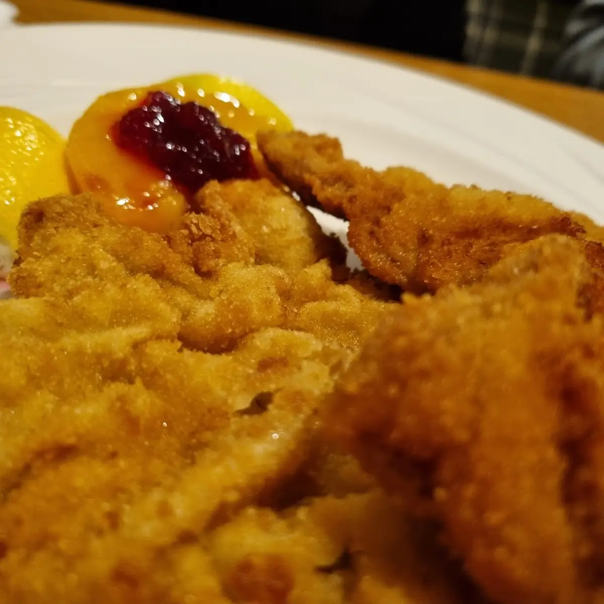 Wiener Schnitzel Mit Erdäpfel-vogerl Salat