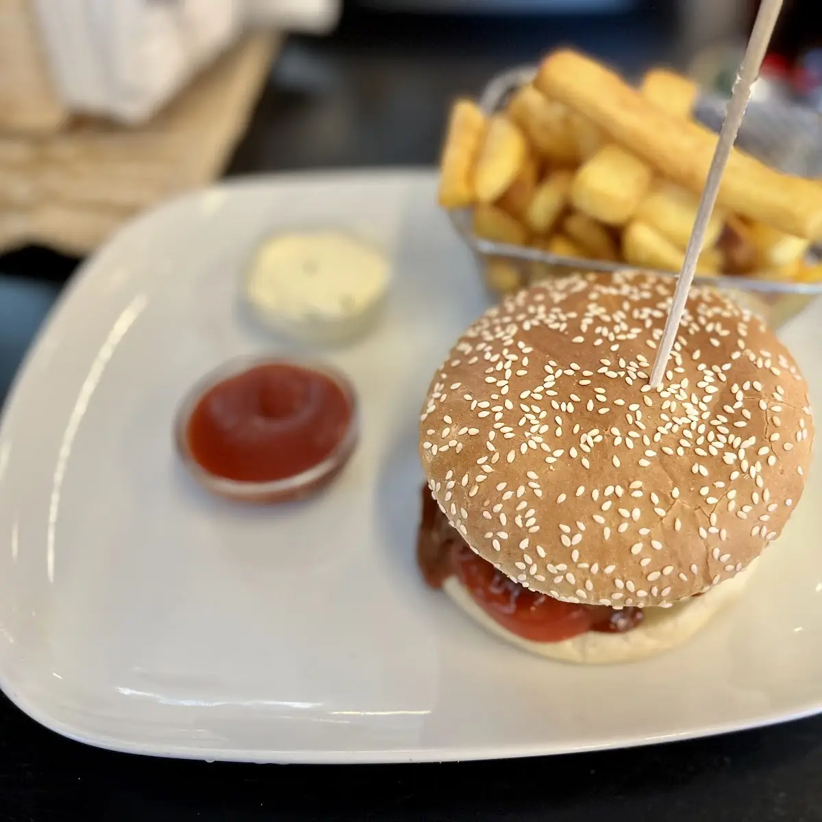 Homestyle Burger Lady Size