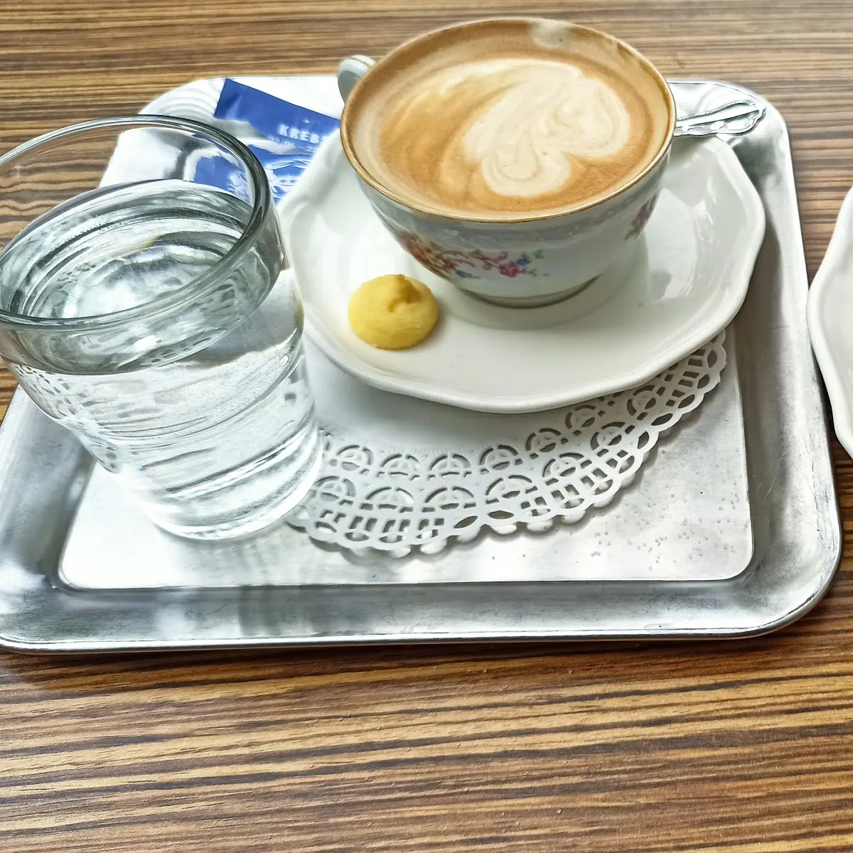 Cappuccino Und Mozartkuchen