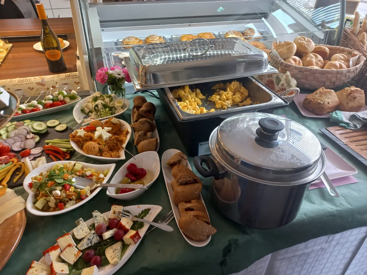 Rührei Im Vordergrund Mediterranes Gemüse Sehr Gut
