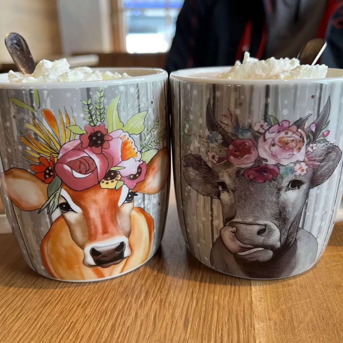 Heiße Choco Von Voller Milch Mit Sahne