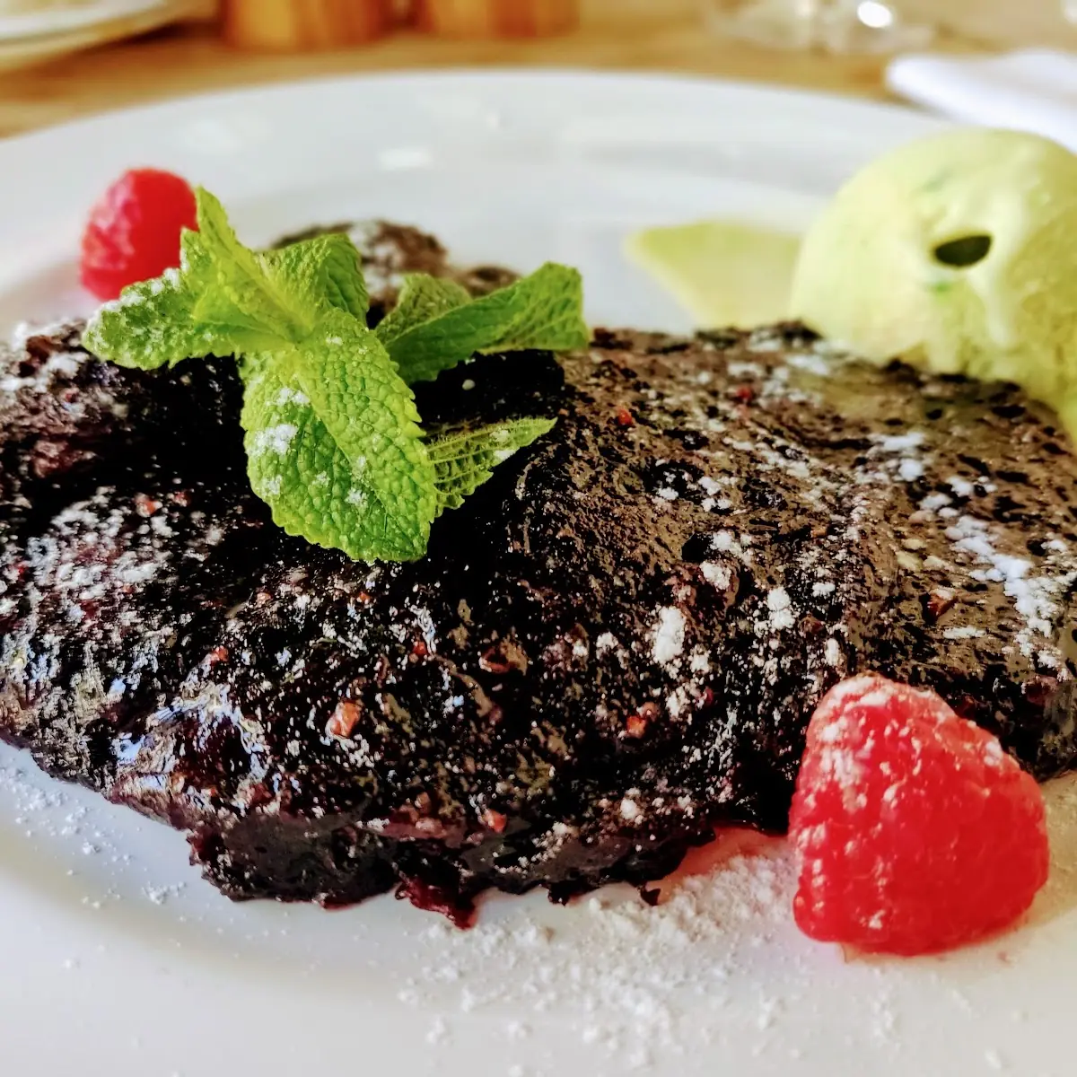 Heidelbeertatscherl Latschen Eis –tonkabohne