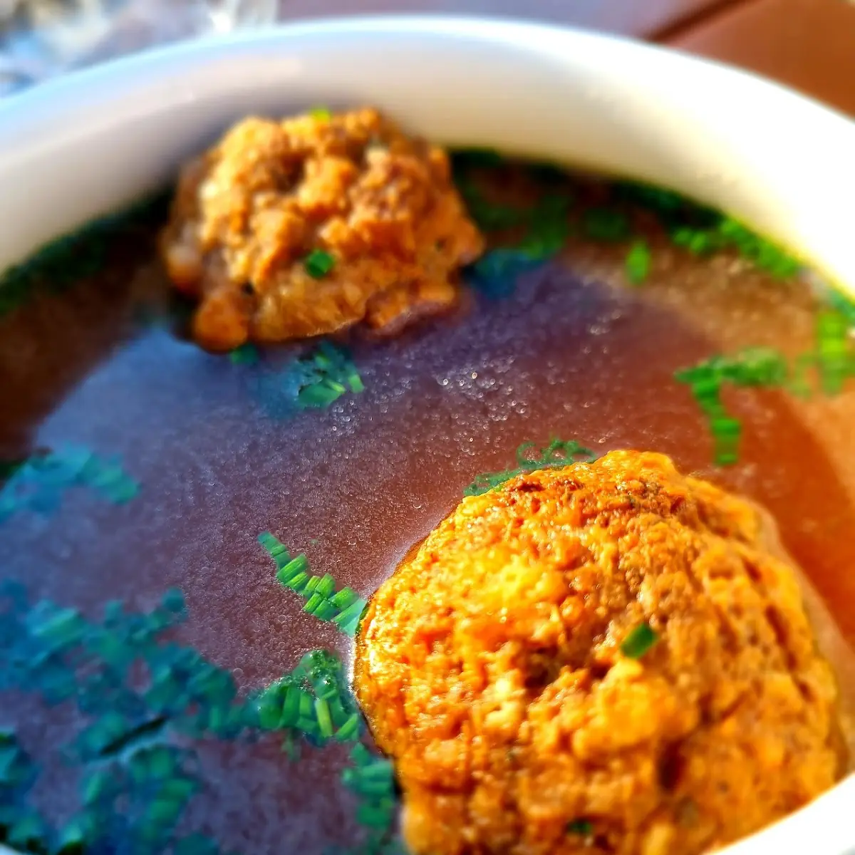 Leberknödelsuppe